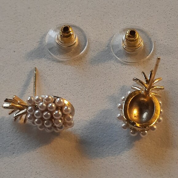 Jewelry - Brand New Gorgeous Unique Design Earrings